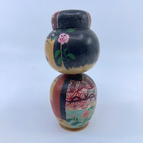 vintage japanese kokeshi doll hand painted floral details & red kimono - Picture 2 of 5